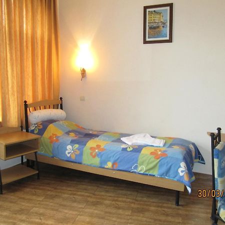 Central Family Hotel CChaskovo Rum bild