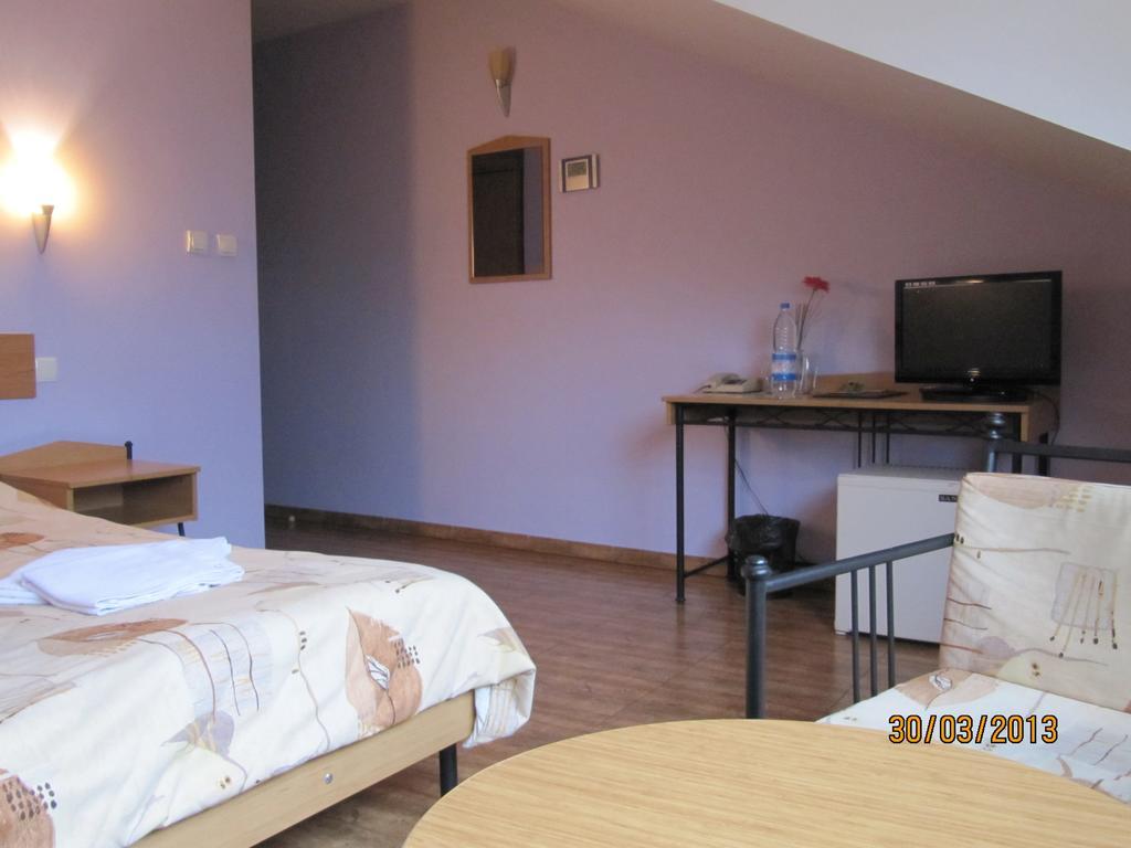 Central Family Hotel CChaskovo Rum bild