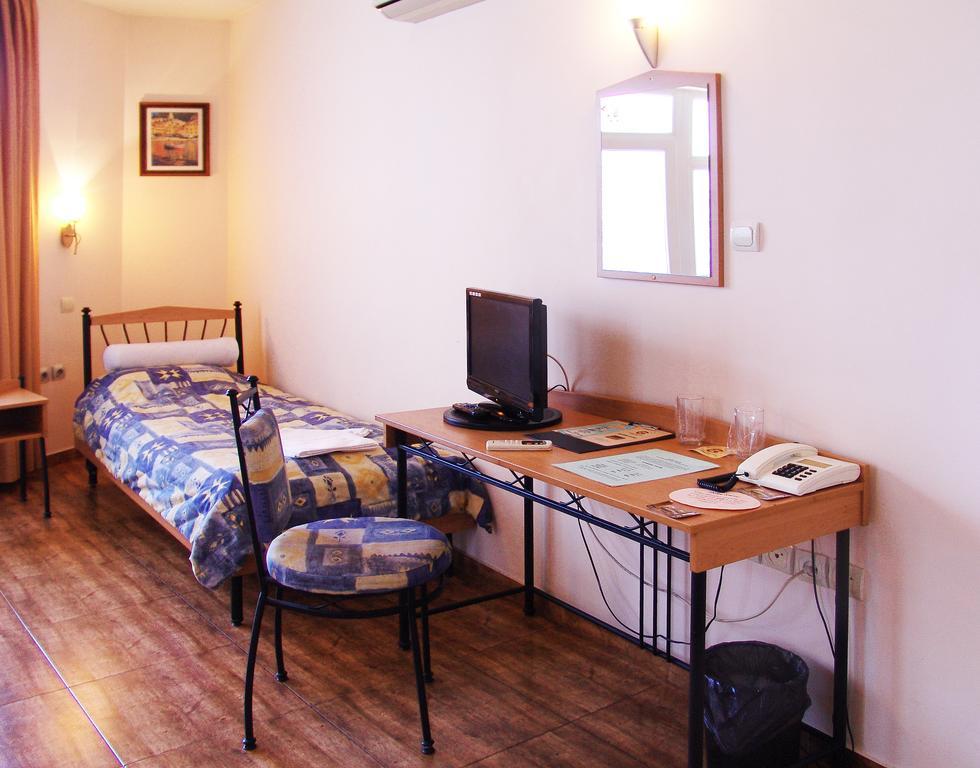 Central Family Hotel CChaskovo Rum bild